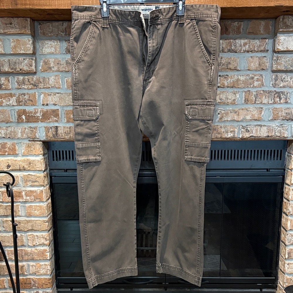 Men’s Wrangler cargo pants